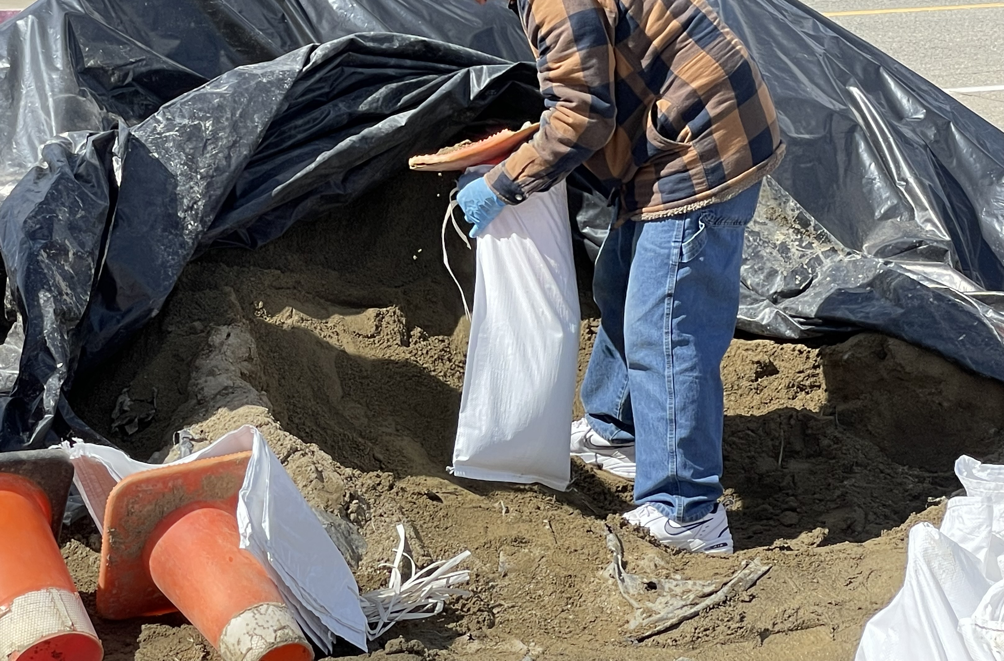 Sandbag pickup location on Bradshaw Road
